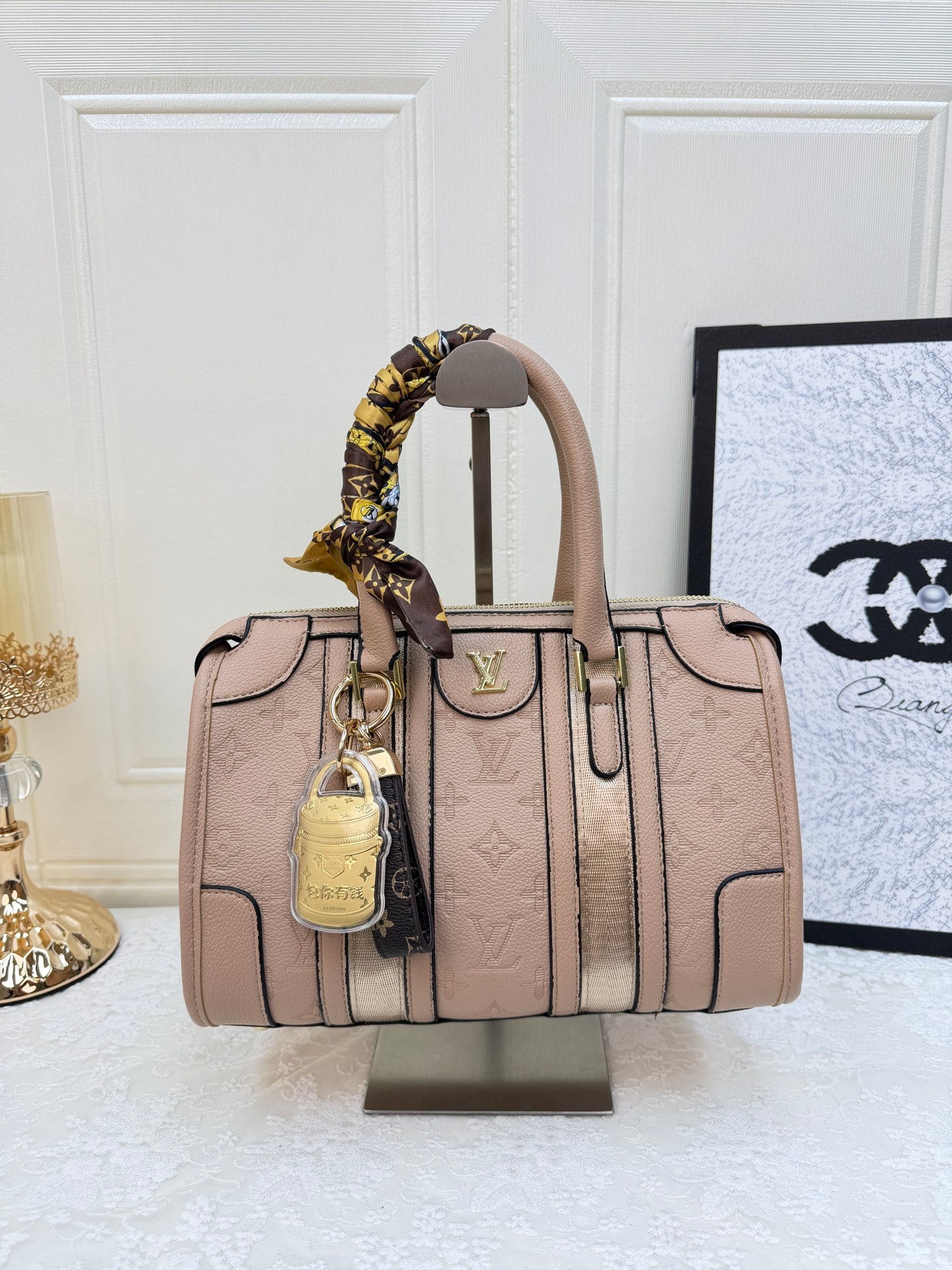 Black & Color-Block Textured Handbag Set - Metal Accent Multi-Purpose Bags