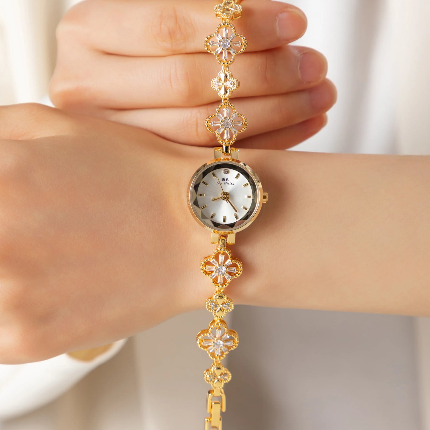 luxurious women's watch 04