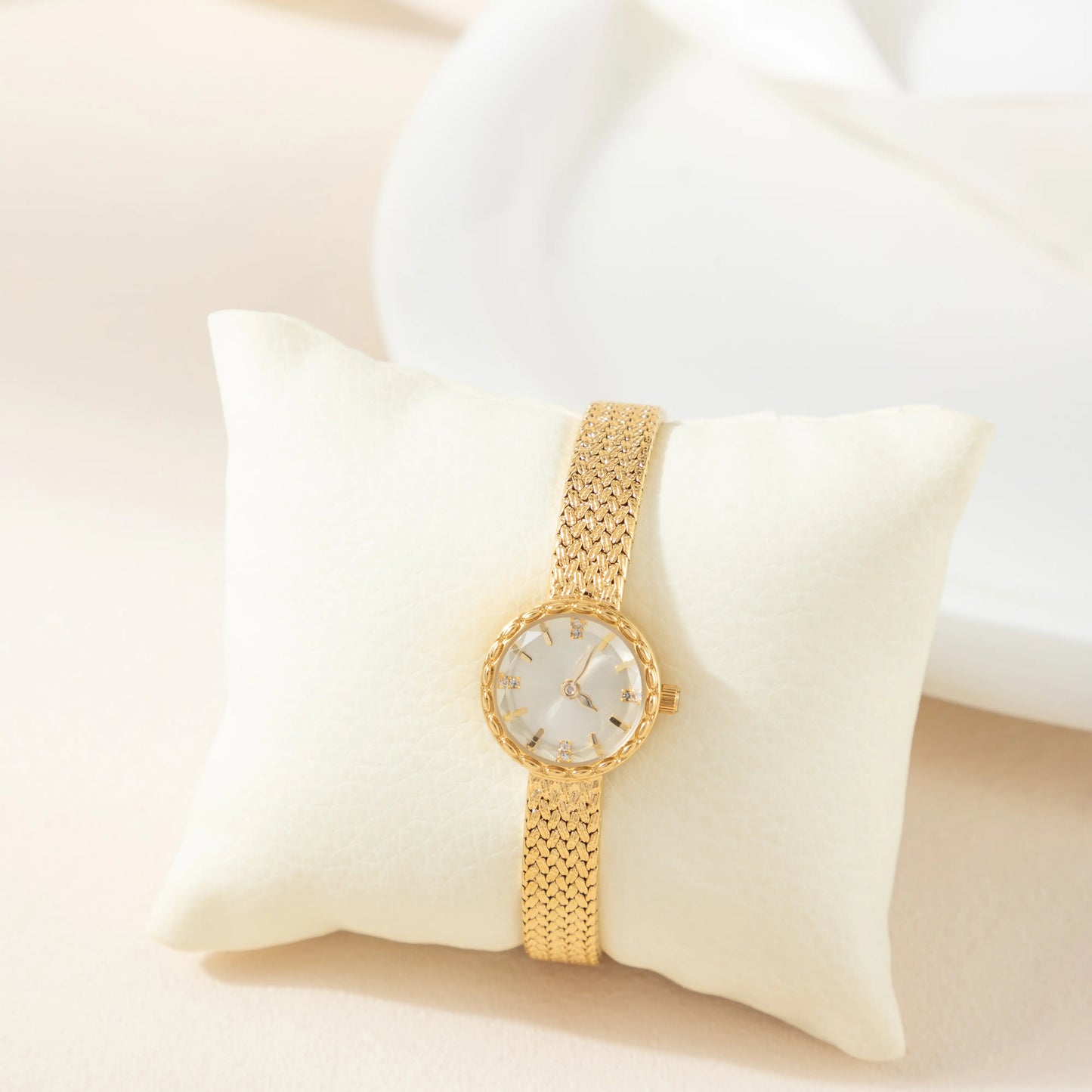 luxurious women's watch 19