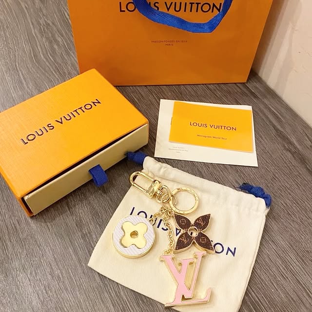 fashionable keychain 01