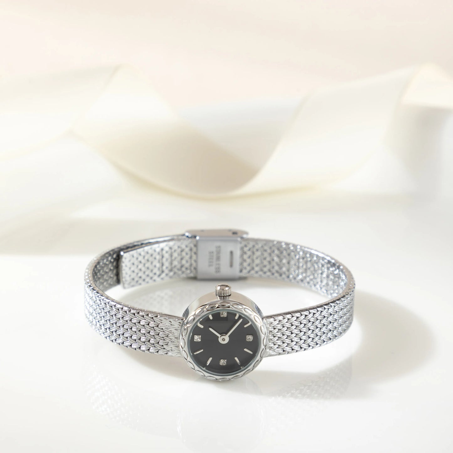 luxurious women's watch 19