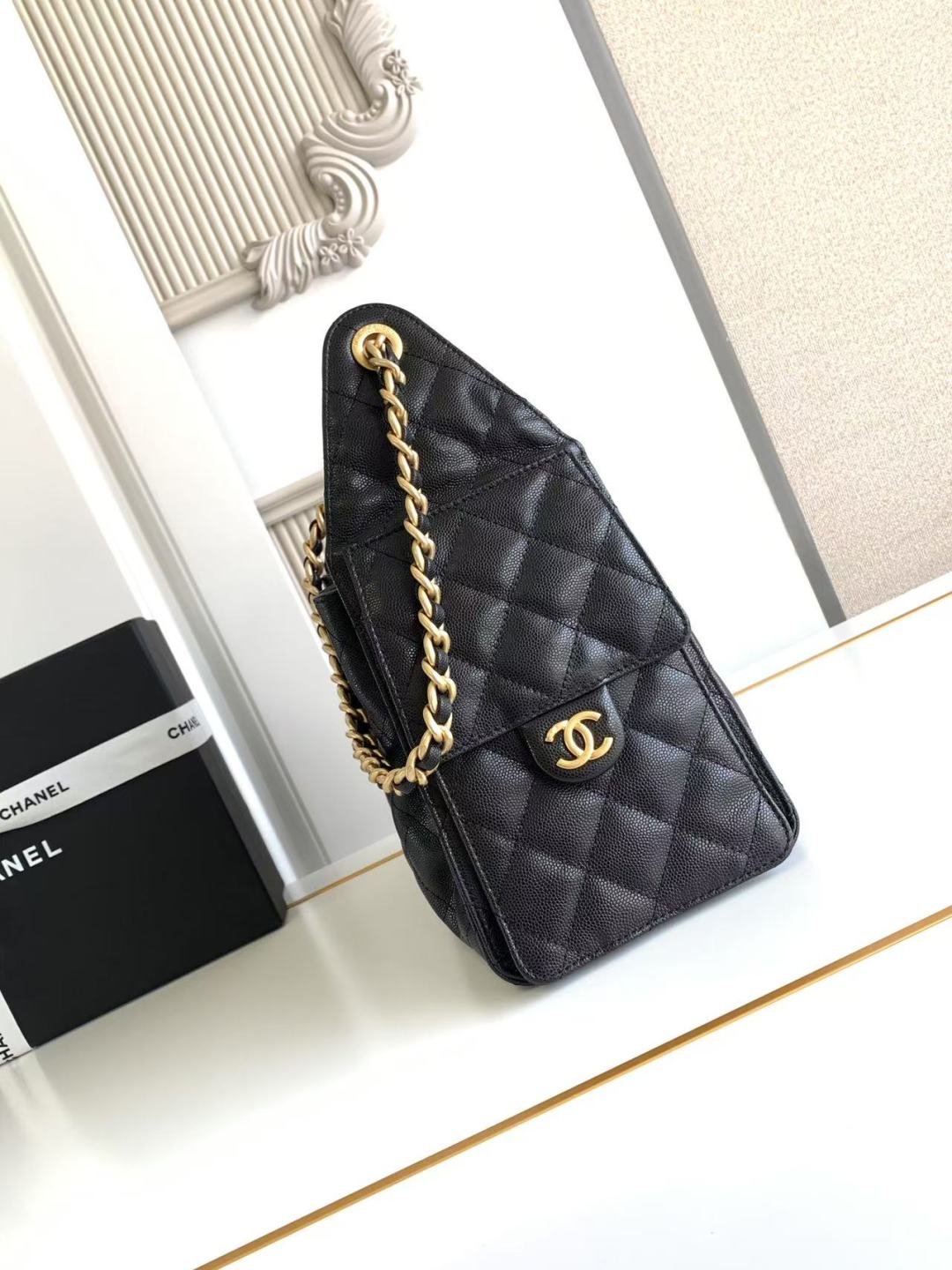 Small Handbag Grained Calfskin & Gold-Tone Metal Bag