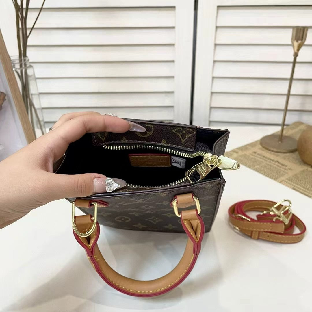fashionable keychain 01