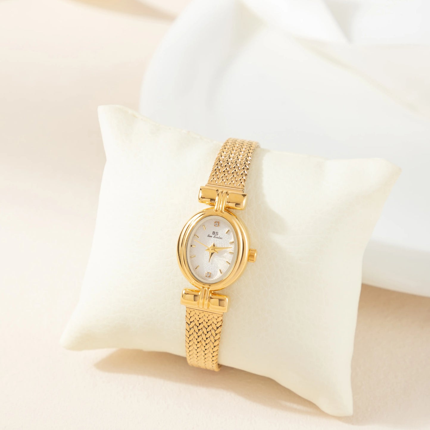 luxurious women's watch 06