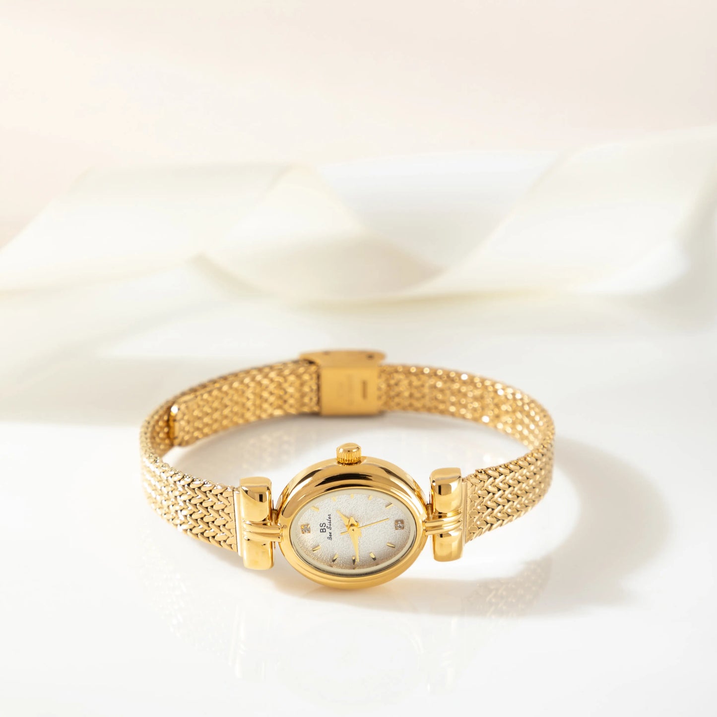 luxurious women's watch 06