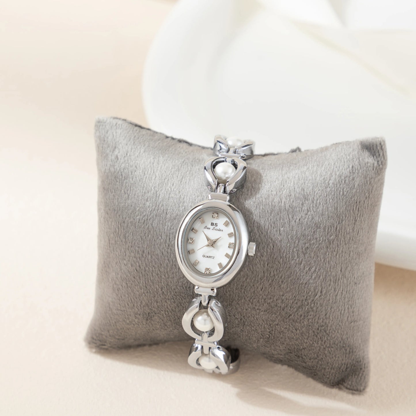 luxurious women's watch 08