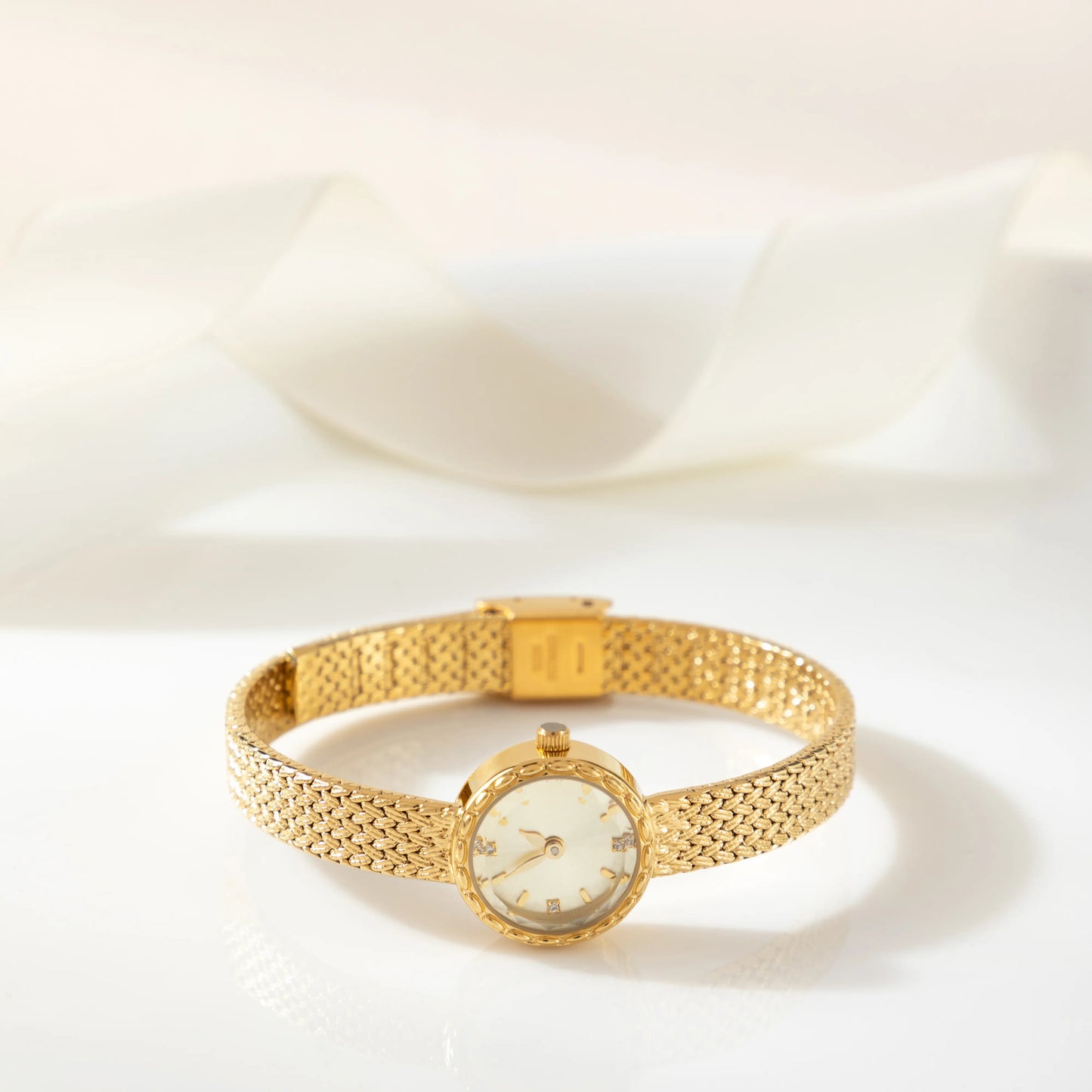 luxurious women's watch 19