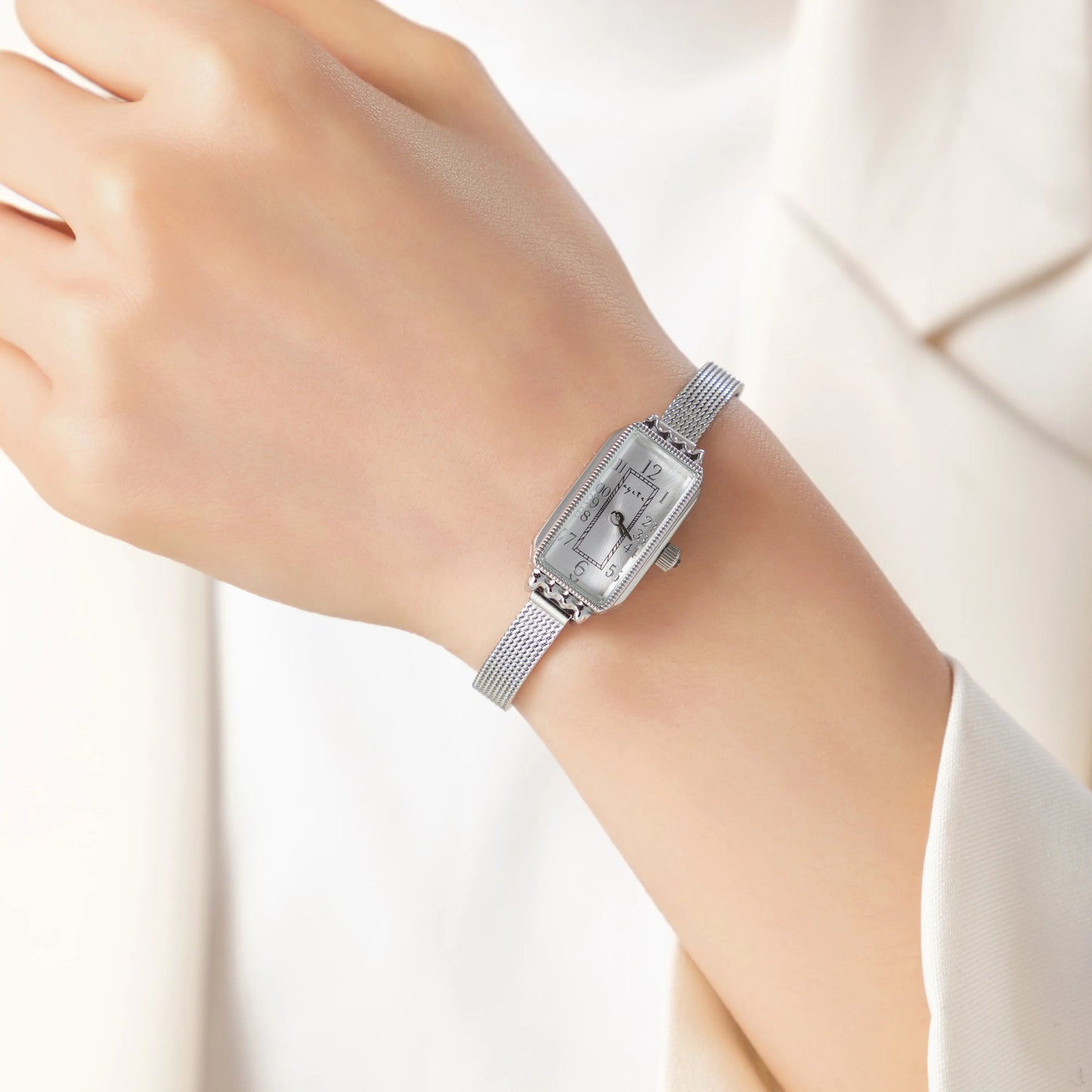 luxurious women's watch 15